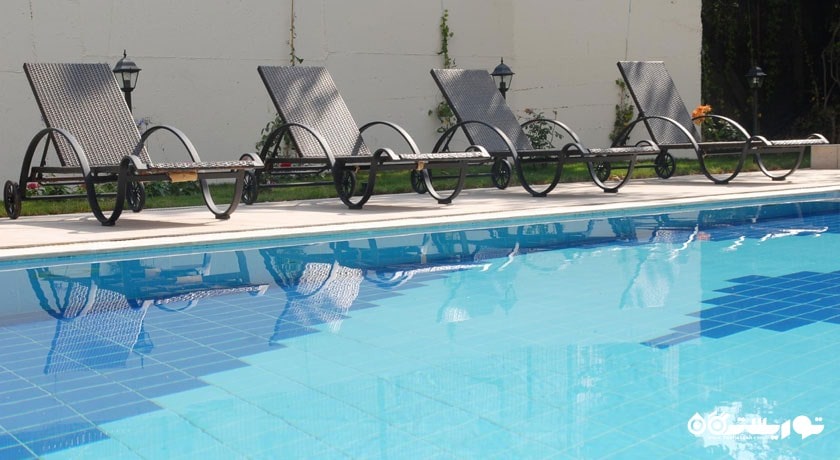 استخر روباز هتل متور